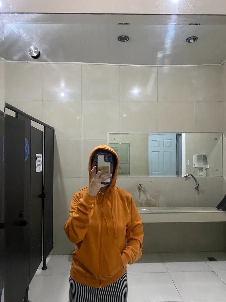 Orange Bench Sweater | Size S | Like New (Category: Coats, Jackets and Outerwear) located in Cagayan de Oro. Submitted by offanglesandcolors (Listing ID 1450949318, Image 3). Description: With pocket, zipper, and hoodie Size: Small (S) Worn only a few times In very good condition Price: ₱250 .