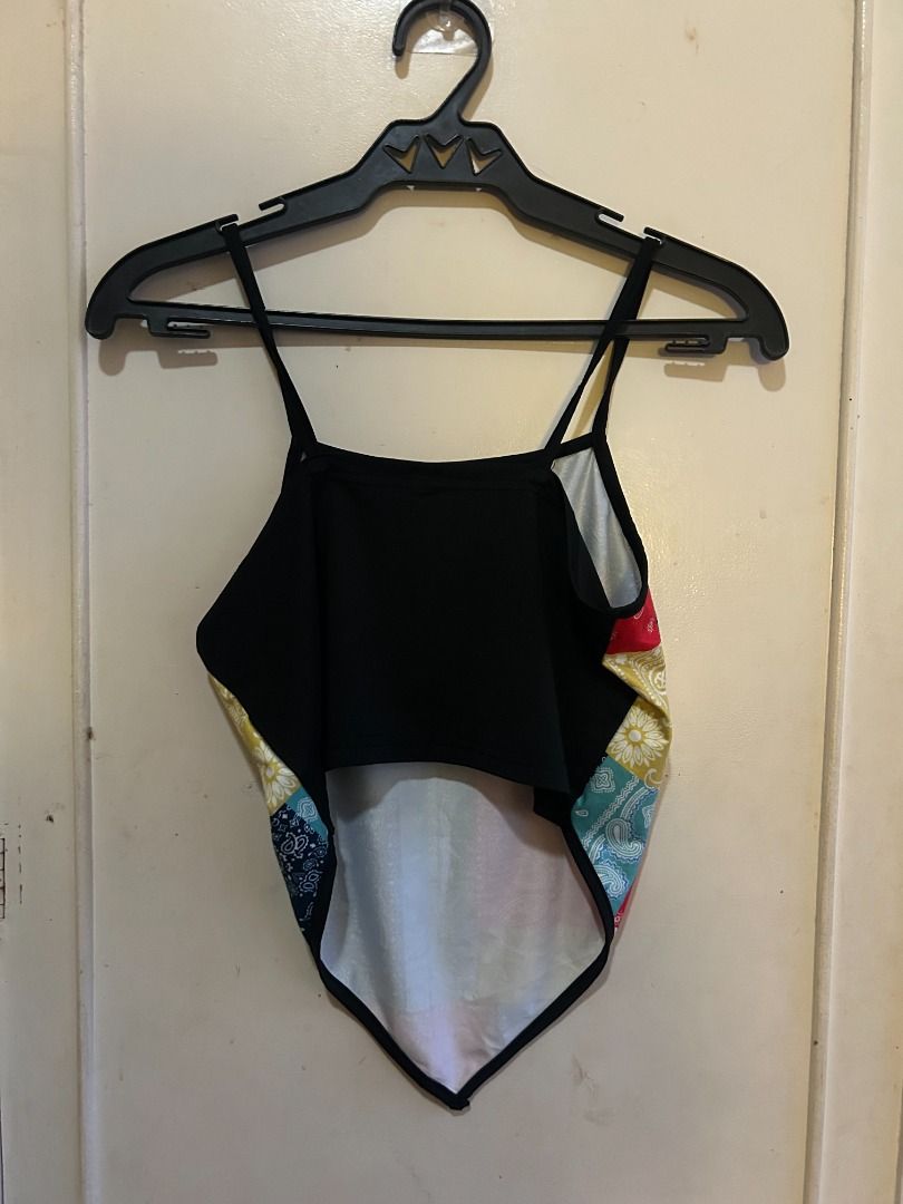 Patchwork Bandana Crop Top (Category: Sleeveless) located in Santiago. Submitted by nakakatuwa (Listing ID 1451052019, Image 2). Description: .
