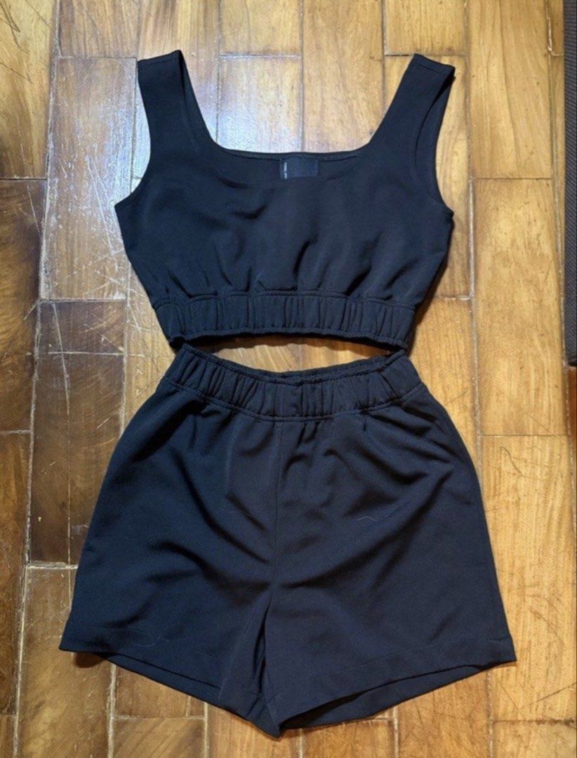Patton set (Category: Sets or Coordinates) located in Quezon City. Submitted by jandbeyond (Listing ID 1451076225, Image 1). Description: Good as new Authentic Size:xs.