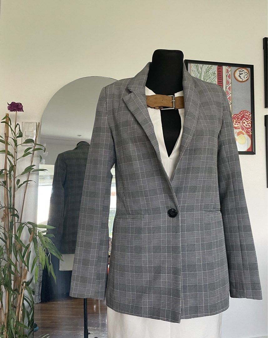 Plaid Bershka Blazer US XS (Category: Coats, Jackets and Outerwear) located in Makati City. Submitted by jcaf22 (Listing ID 1451105538, Image 2). Description: .