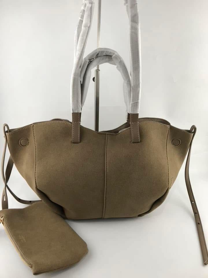 Polene Cyme Mini (Category: Luxury Bags & Wallets) located in Binan City. Submitted by pinkykeenshop (Listing ID 1451101994, Image 3). Description: .