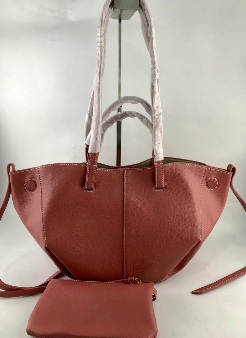 Polene Cyme Mini (Category: Luxury Bags & Wallets) located in Binan City. Submitted by pinkykeenshop (Listing ID 1451102686, Image 3). Description: .