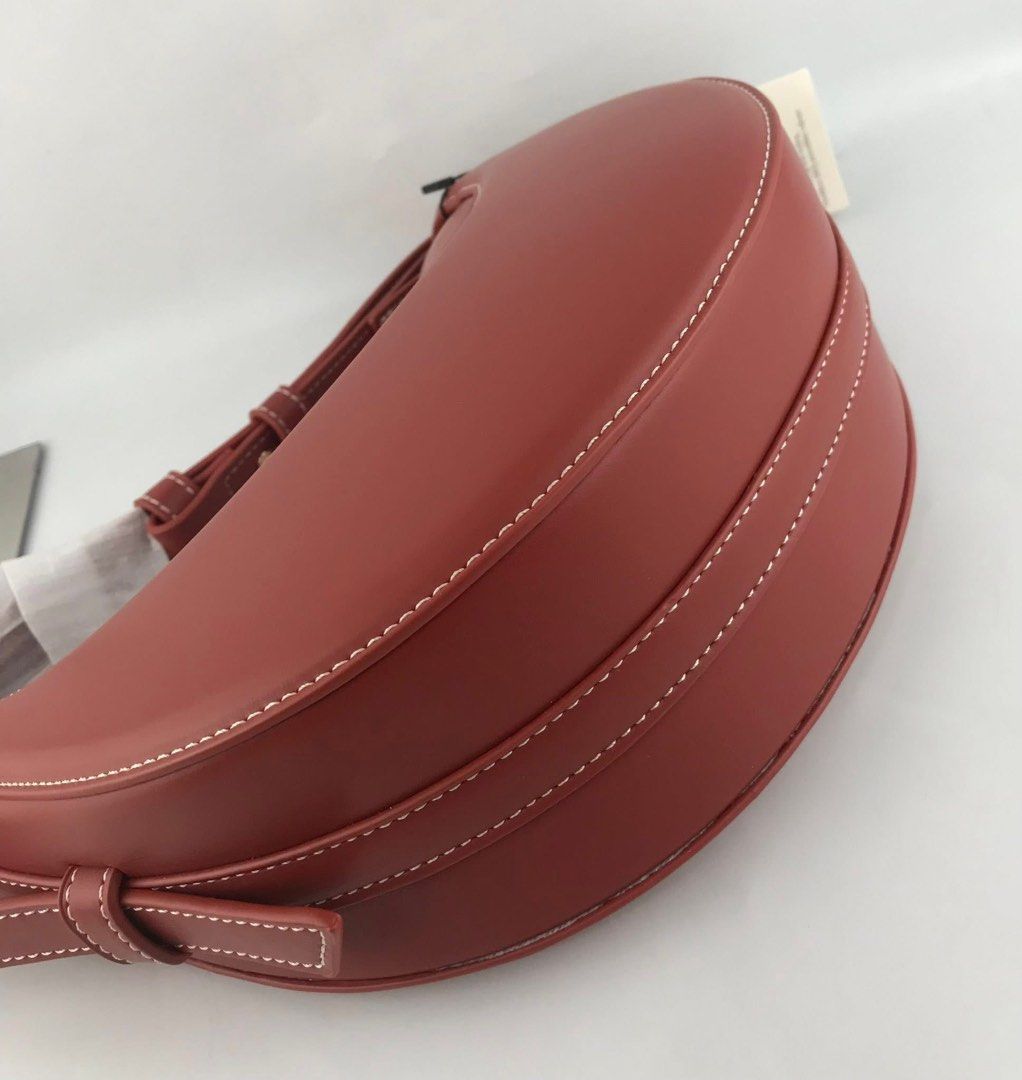 Polene Numero Dix (Category: Luxury Bags & Wallets) located in Binan City. Submitted by pinkykeenshop (Listing ID 1451101326, Image 3). Description: .