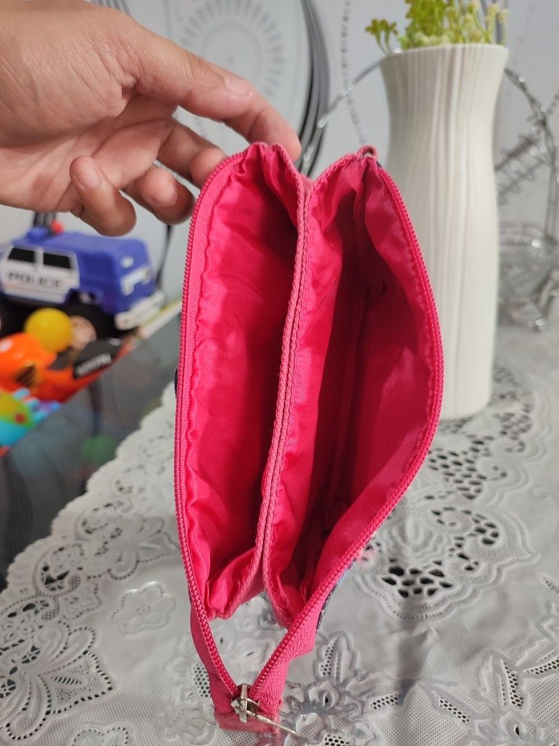 Pouch bunga (Kategori: Tas & Dompet Wanita) berada di Cileunyi. Dikirim oleh Puspitaparahyangan (ID iklan 1451027536, Gambar 3). Deskripsi: .