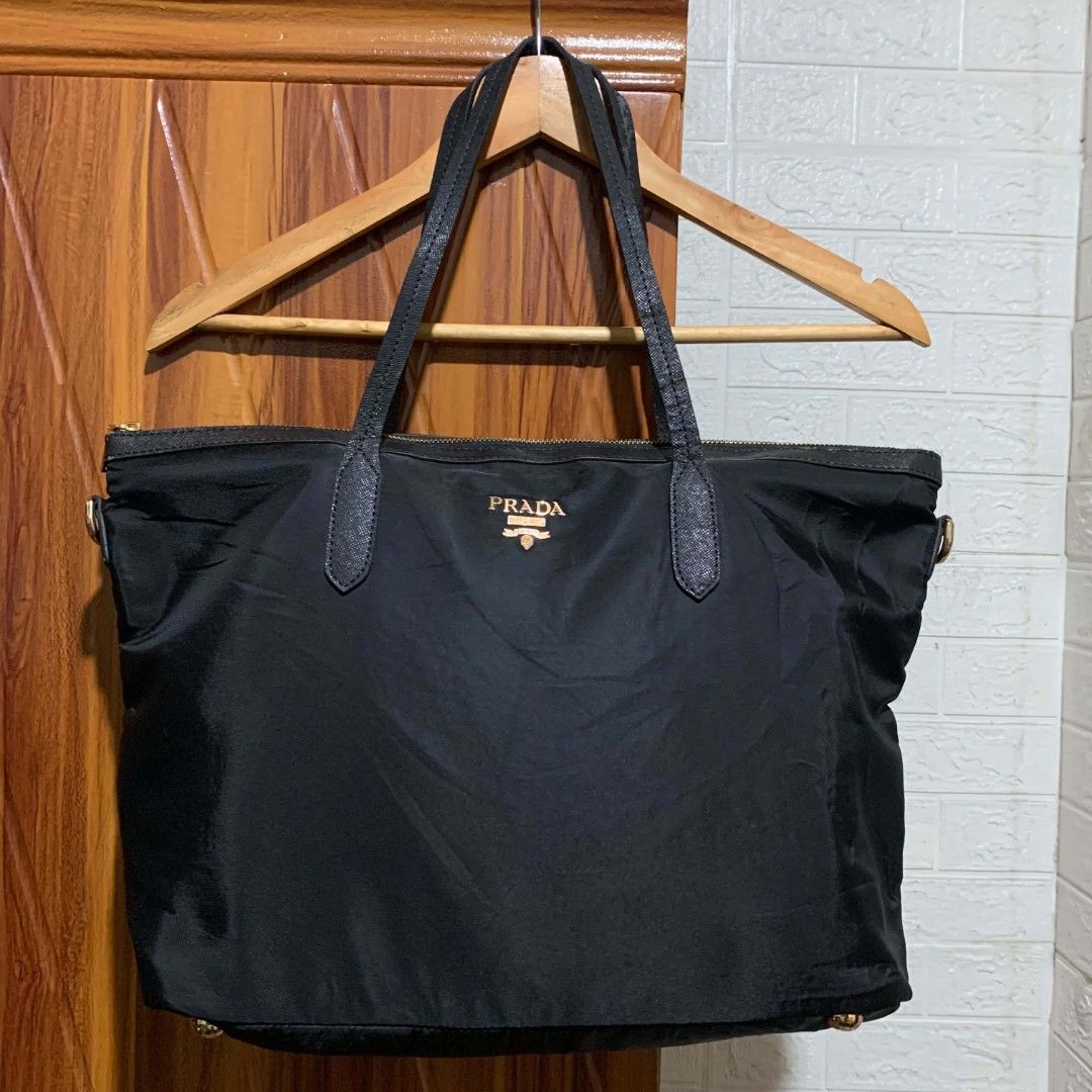 Prada Totebag (Category: Luxury Bags & Wallets) located in Carmen. Submitted by aquarius.00 (Listing ID 1451045743, Image 1). Description: sign of used sa handle.
