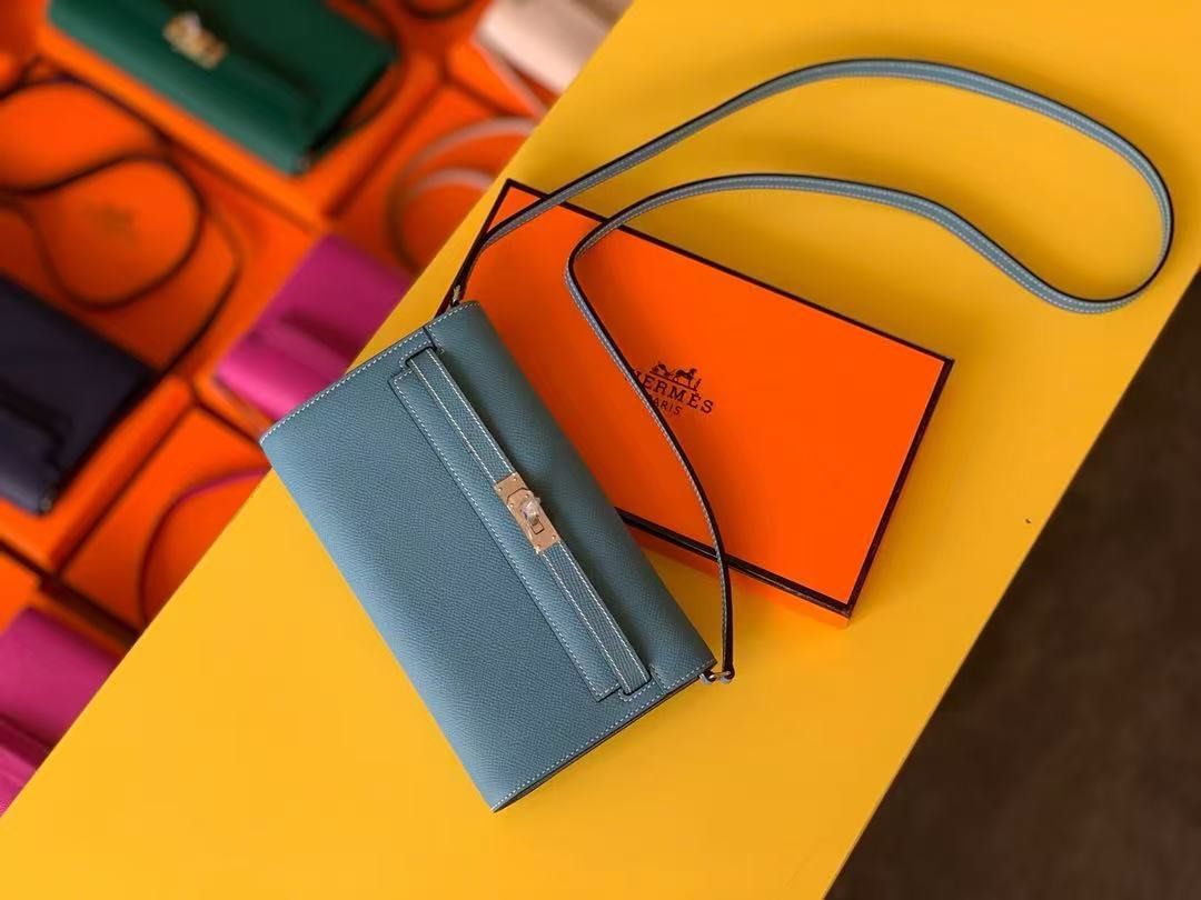 Pre order (Category: Luxury Bags & Wallets) located in Taytay. Submitted by prettypicks_1188 (Listing ID 1451047169, Image 2). Description: .