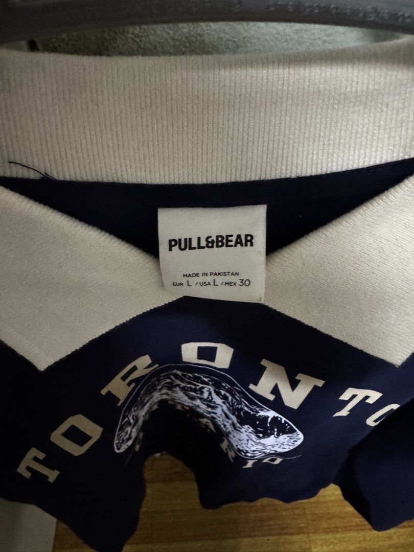 Pull&Bear Collared Sweater (Large) (Category: Coats, Jackets and Outerwear) located in Quezon City. Submitted by lemonsyellow (Listing ID 1451084057, Image 2). Description: Pull&Bear Size LARGE (L) RFS: Clearing out closet. No Flaws; Never used. (Zero pilling in fleece lining) QC BASED Shipping fee to be shouldered by buyer.