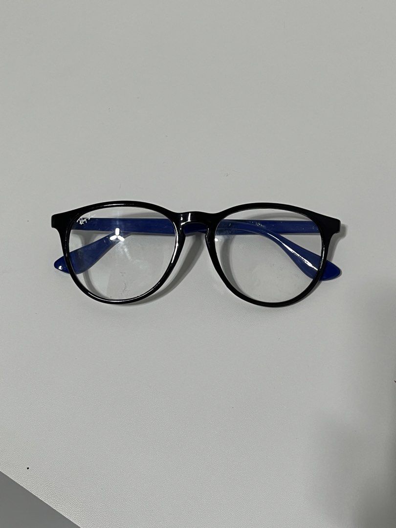 Rayban Eyeglasses (Category: Sunglasses & Eyewear) located in Malabon City. Submitted by aven25 (Listing ID 1422090901, Image 1). Description: RFS: Declutter Good Condition No issues (Palitan na lang ang lense kasi walang grado) 📍malanday valenzuela.