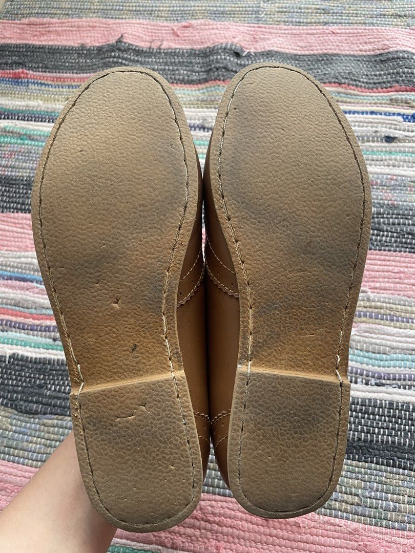 Rob & Mara Genuine Leather Tassel Loafers (Category: Loafers) located in Las Pinas. Submitted by serialthrifter (Listing ID 1450970108, Image 3). Description: - Brand: Rob & Mara - Color: Brown - Material: Genuine Leather - Style: Loafers with tassel detail, classic slip-on - Occasion: Casual or smart casual wear - Condition: Soles show some signs of wear, but plenty of life left. - Size: 6-6.5 Super comfy! Price negotiable. RFS: need funds for s