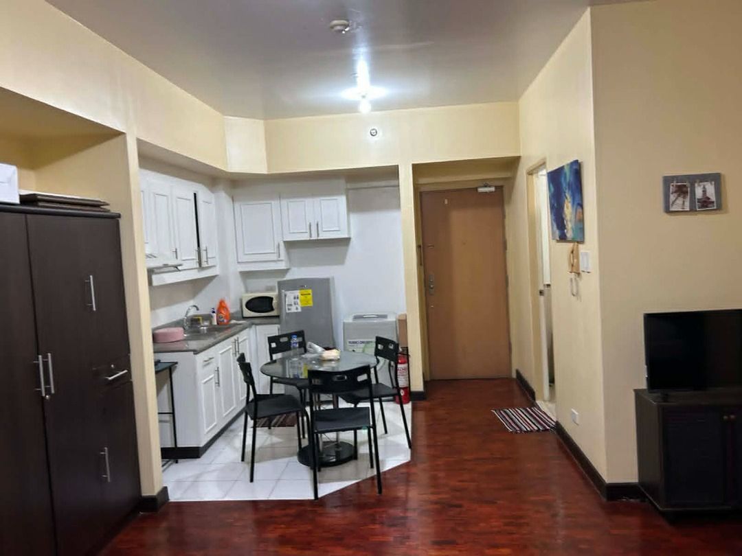 Robinsonsons Manila Condos (Category: Apartments & Condos) located in Pasig City. Submitted by bernieoca53572 (Listing ID 1451012133, Image 2). Description: big studio convertible to 1 bedroom fully furnished facing bay, complete amenities.