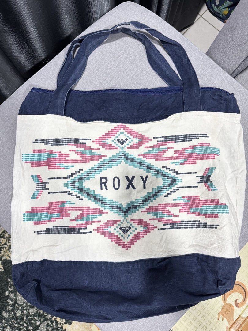 Roxy Tote Bag (Category: Tote Bags) located in Petaling Jaya. Submitted by dieladiela (Listing ID 1451086776, Image 1). Description: .
