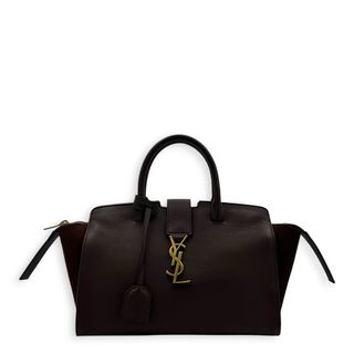 (Category: ) located in . Submitted by carousellluxury (Listing ID 1451033578, Image 1). Description: .