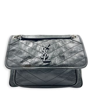 (Category: ) located in . Submitted by carousellluxury (Listing ID 1451031076, Image 1). Description: .