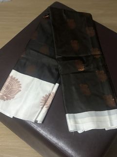 (Category: ) located in . Submitted by divinesarees (Listing ID 1451040663, Image 1). Description: .
