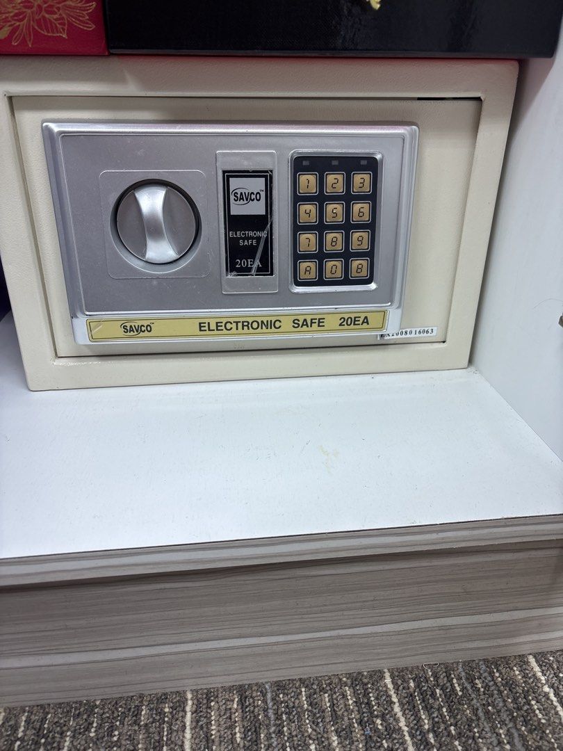 SAVCO Electronic Safe 20EA