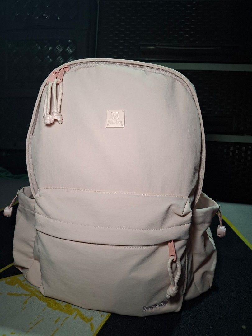 Seagloca Backpack - Light Pink (Category: Backpacks) located in Manila. Submitted by singlepringle (Listing ID 1451067997, Image 1). Description: ginamit lang panglive.