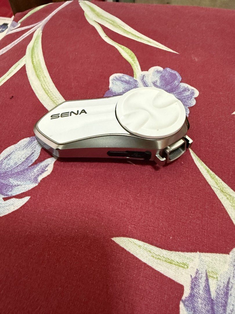 Sena E30 Bluetooth Intercom Module only. (Category: Motorcycle Accessories) located in Singapore. Submitted by goodprice.2nd_hand (Listing ID 1451125139, Image 3). Description: Waterproof performance: IP67 Weight: 50g Size: 86*43*20mm Product name: SENA E30 Duration: 12 hours (inclusive)-16 hours (exclusive) Product sound quality: HD speaker Noise reduction function: advanced noise reduction technology Working temperature: -10C~55C Intercom durat