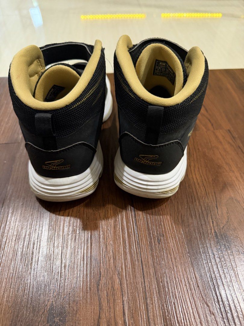 Sepatu Keds Anak (Kategori: 4 hingga 7 tahun) berada di Makassar. Dikirim oleh prelovedwanny (ID iklan 1450958298, Gambar 2). Deskripsi: size 35 insole 22.5cm.