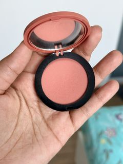 (Category: ) located in . Submitted by makeupcloset2025 (Listing ID 1450981478, Image 1). Description: .