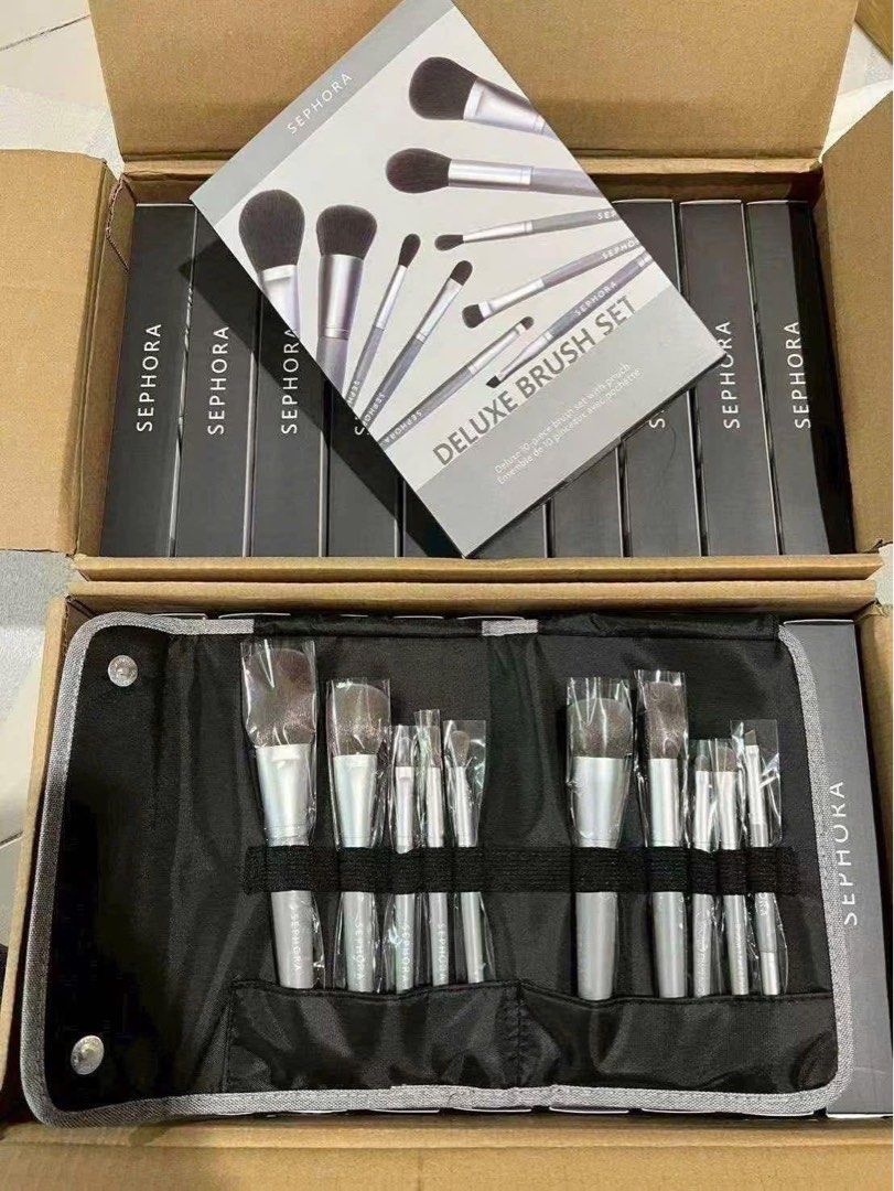 Sephora Deluxe 8-Piece Brush Set with Pouch (Category: Makeup) located in Leyte. Submitted by modernpersephone (Listing ID 1451053798, Image 1). Description: - Sephora Deluxe 8 Piece Brush Set - Includes a roll-up pouch for easy storage and travel - Brushes are individually wrapped - Ideal for flawless makeup application - Achieve a professional look at home .