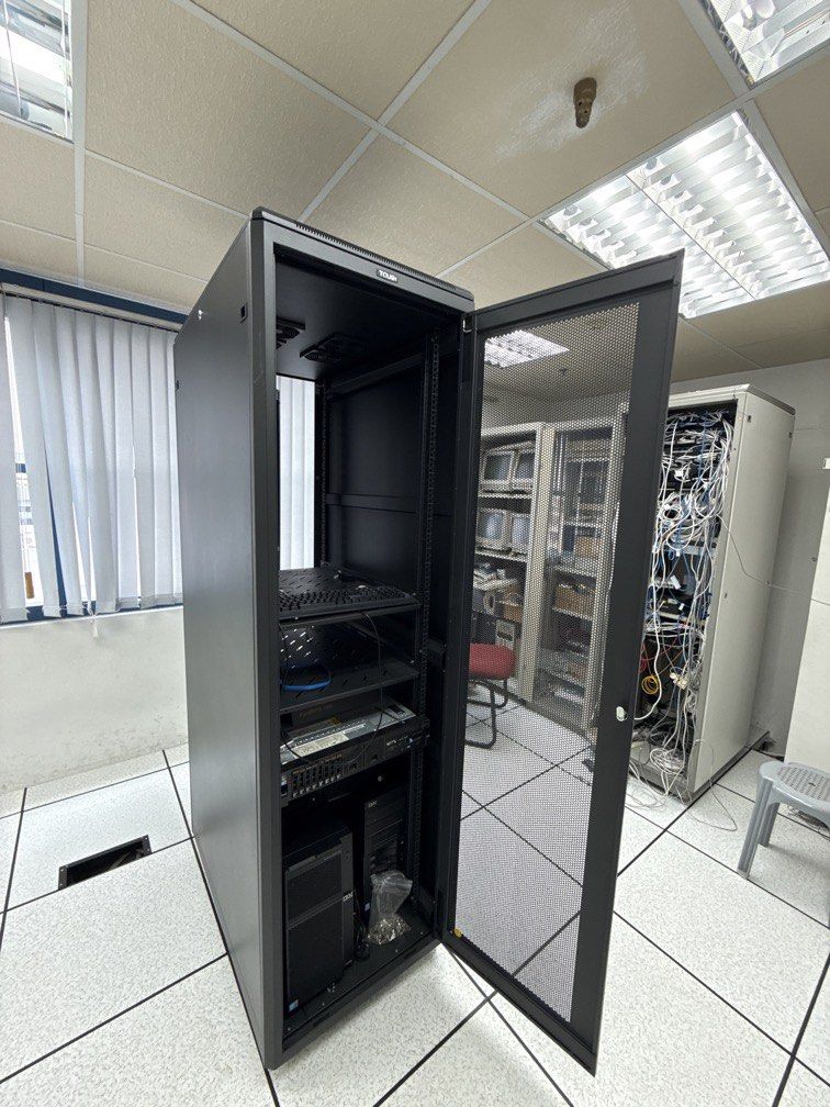 Server Rack Cabinet 190cm x 60cm515504132788080641