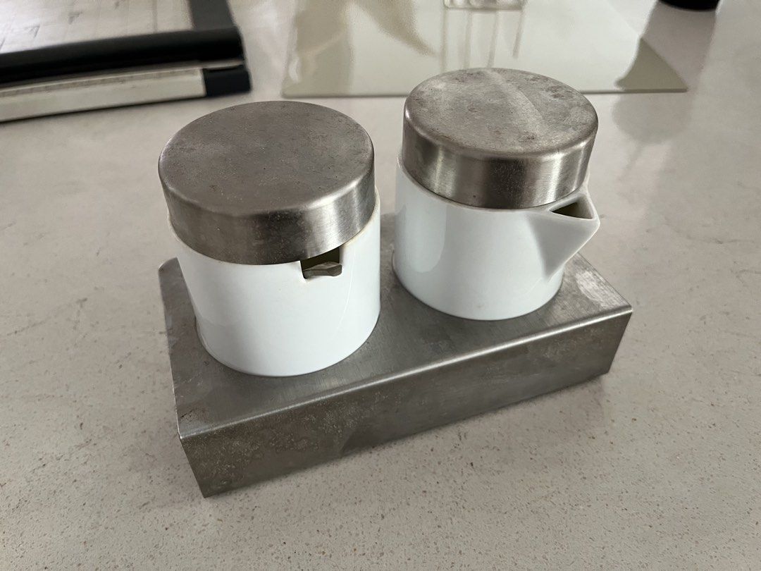Set of White Ceramic Condiment Containers. (Category: Food Organization & Storage) located in Manila. Submitted by jst_507 (Listing ID 1451088166, Image 1). Description: A set of White Condiment Containers - no damage - PRICE IS NEGOTIABLE - sold as a set Contact us for any concerns or inquiries .