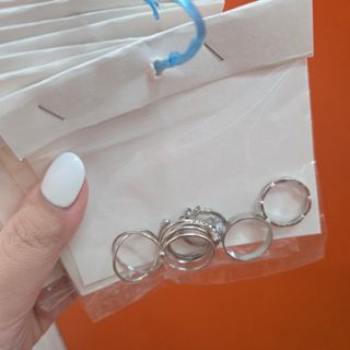 (Category: ) located in . Submitted by prettythings_ (Listing ID 1451075060, Image 1). Description: .