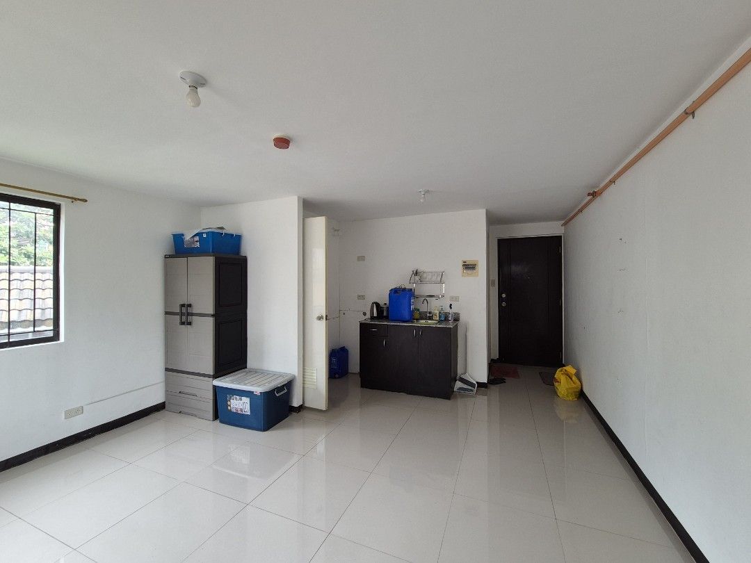 Solano hills bare condo unit (Category: Apartments & Condos) located in Quezon City. Submitted by narciso.gilson (Listing ID 1451111580, Image 3). Description: 32 sqm condo unit in Solano hills, Muntinlupa city. Bare 2nd floor corner unit. With balcony, laundry area and air well. With provision for window type aircondition unit upto 1.5 hp. Tiled flooring. located near fire exit and garbage area. Ammenities: Swimming pool Club house 15,000 - with