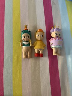 (Category: ) located in . Submitted by .preloved.essentials (Listing ID 1451038679, Image 1). Description: .