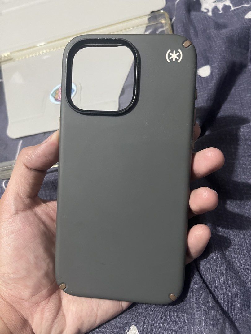 Speck Presidio2 (Category: Cases & Sleeves) located in Manila. Submitted by v1noo (Listing ID 1451104612, Image 2). Description: Speck Presidio 2 Magsafe with click lock Charcoal Gray For Iphone 15 Pro Max QC Location.
