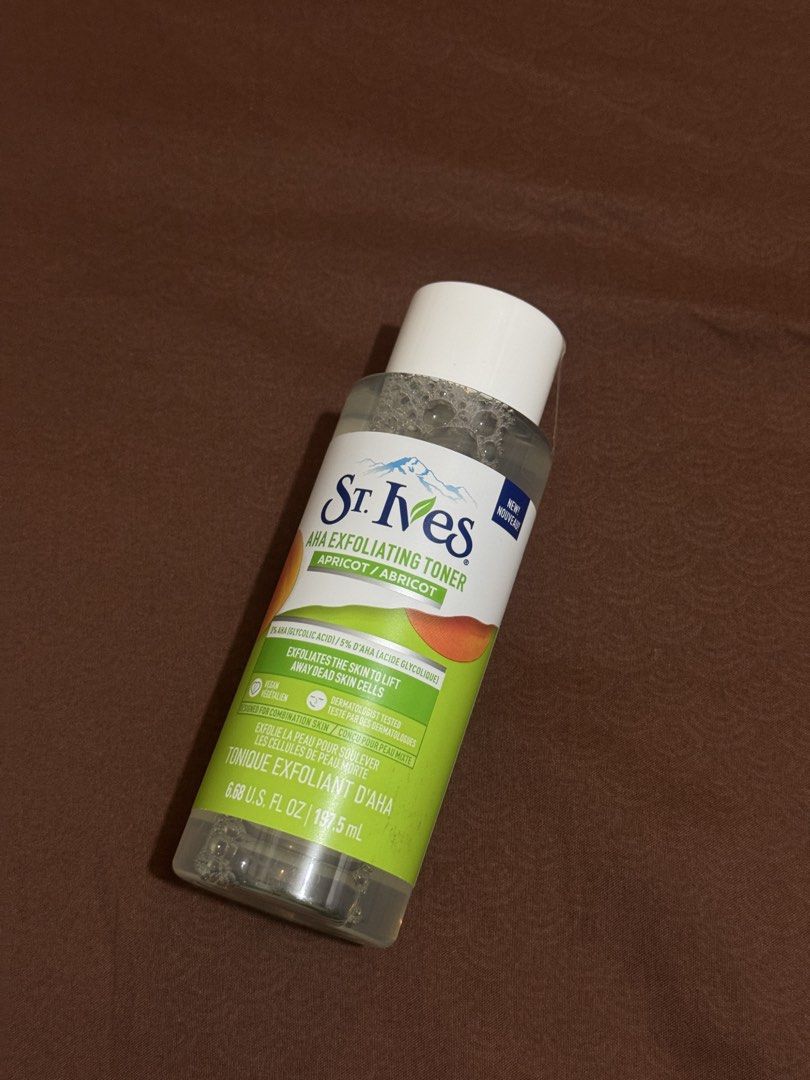 St. Ives AHA Exfoliating Toner (Category: Face Care) located in Makati City. Submitted by declutterby.jelo (Listing ID 1451098087, Image 2). Description: .