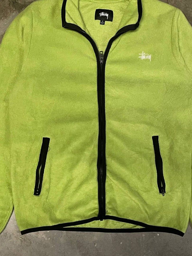 Stussy Fleece (Category: Vests) located in Manila. Submitted by 2bleup_ (Listing ID 1450976671, Image 2). Description: no any issue.