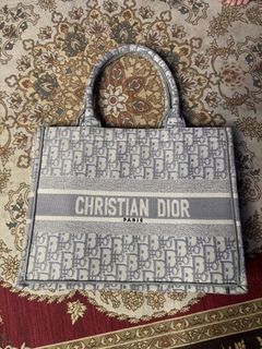 (Category: ) located in . Submitted by rarelyvintagecollection (Listing ID 1451090404, Image 1). Description: .