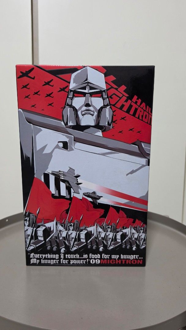 Transformers Megatron (Category: Toy Figures) located in Singapore. Submitted by ragetor (Listing ID 1451069181, Image 1). Description: Decepticons leader Megatron, DX9 version. Box and accessories intact. Selling cheap..