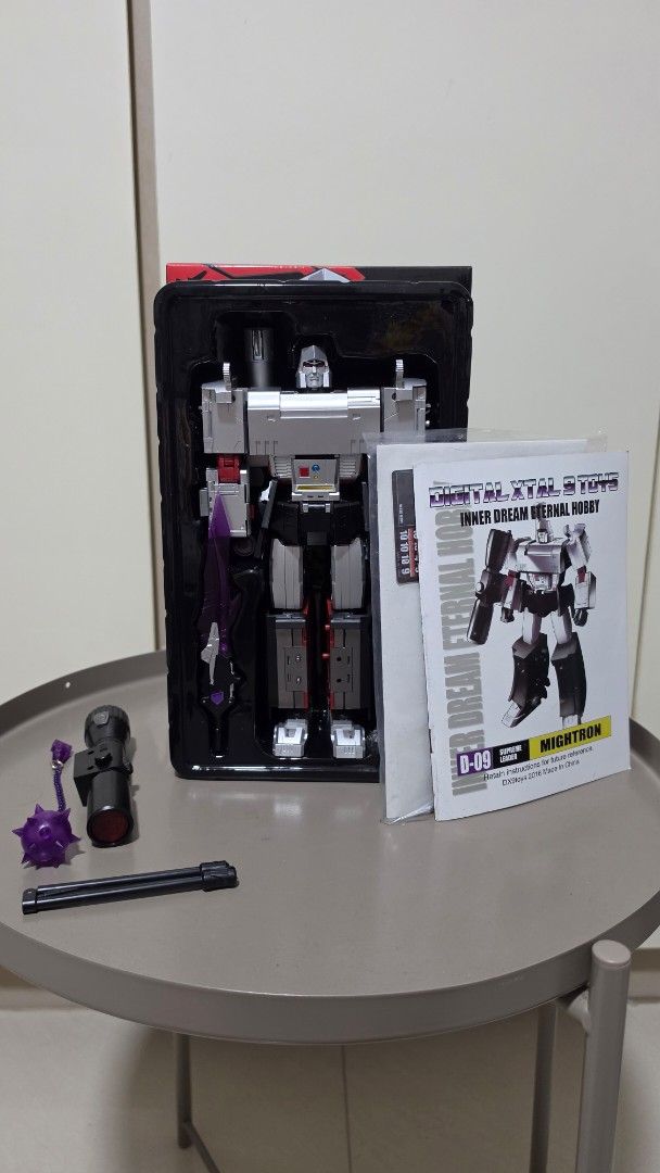 Transformers Megatron (Category: Toy Figures) located in Singapore. Submitted by ragetor (Listing ID 1451069181, Image 3). Description: Decepticons leader Megatron, DX9 version. Box and accessories intact. Selling cheap..