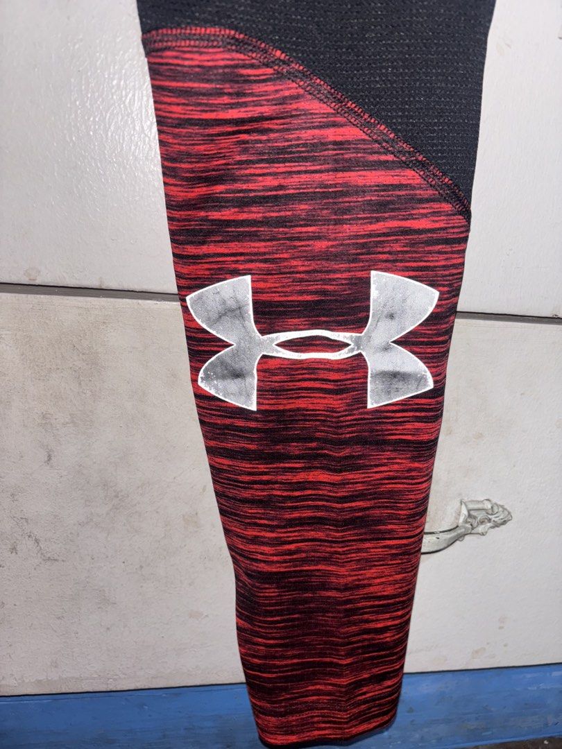 Under Armour Compression Tights (Category: Activewear) located in Pasig City. Submitted by timmybatoon (Listing ID 1451009954, Image 3). Description: Under Armour Compression Tights Size on tag: S (MENS) Dimensions: 22-27inW x 31inL Price: 800.