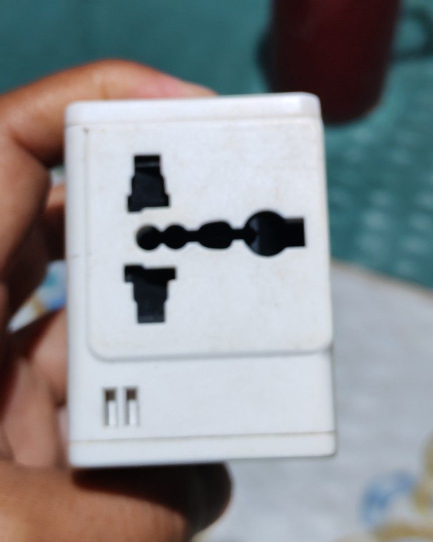 Universal travel adaptor miniso (Category: Chargers) located in Quezon City. Submitted by plantcorner (Listing ID 1451098928, Image 3). Description: Working Na stock lang Loc pasong tamo qc.