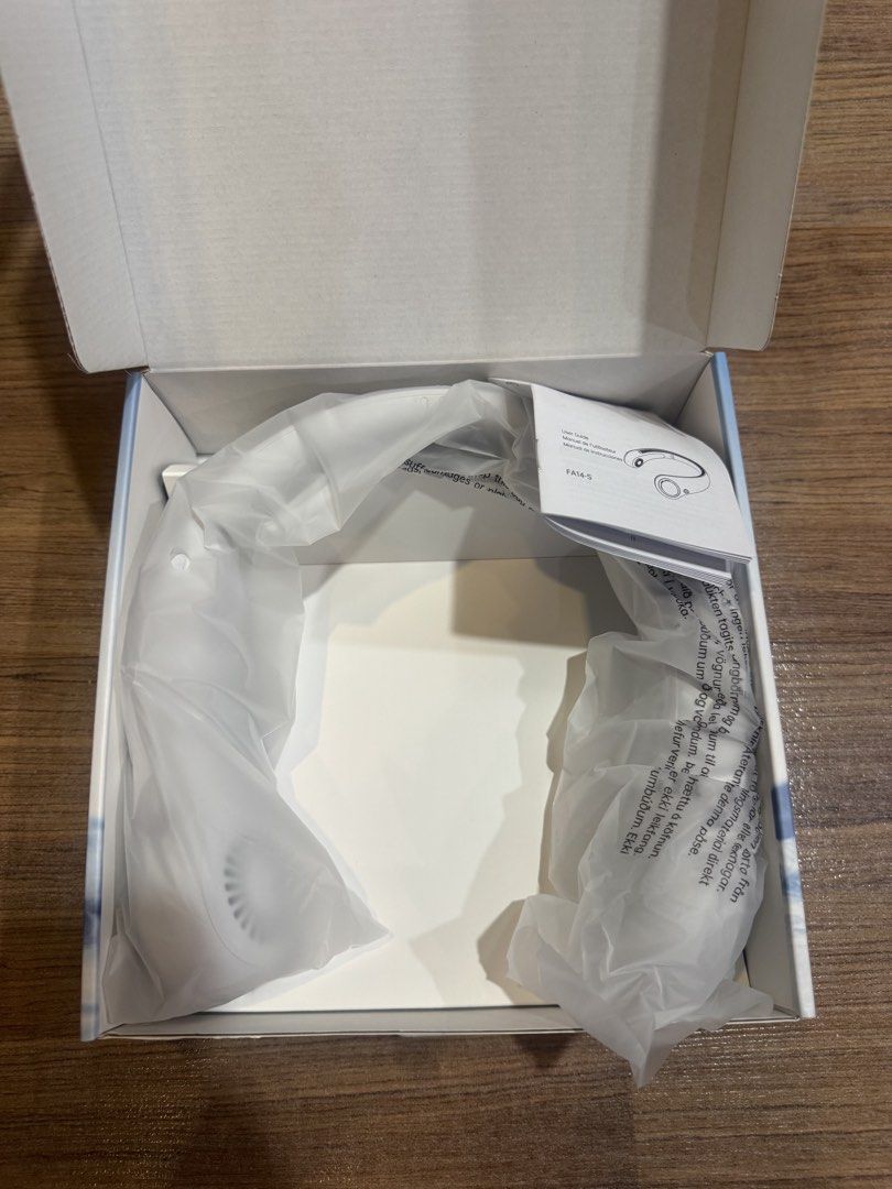 UNUSED JisuLife Neck Fan (Category: Fans) located in Manila. Submitted by angelrotting (Listing ID 1451059312, Image 2). Description: Product Model : FA14-S Brand : JisuLife Input : 5.0 V = 2.0 A Battery Capacity : 4000 maH.