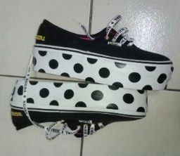 Vans women Size 5.5 - 6 (Category: Wedges) located in Cainta. Submitted by declutteringmoms (Listing ID 1414932583, Image 3). Description: No issue size 5.5 - 6 kasya with sign of usage no box once paid considered as sold no return no exchange .