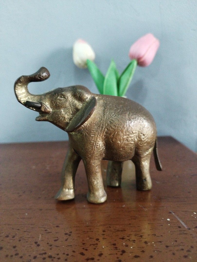 Vintage Brass Elephant Figurine (Category: Vintage Collectibles) located in Johor Bahru. Submitted by one_sr (Listing ID 1451078861, Image 3). Description: Assalamualaikum & Salam Sejahtera... Vintage Brass Elephant Figurine ☑️Dalam Keadaan Terbaik(Display Item) Rm80 DFOD(Delivery Fee Of Delivery)Barang Sampai Bayar Kos Pos.