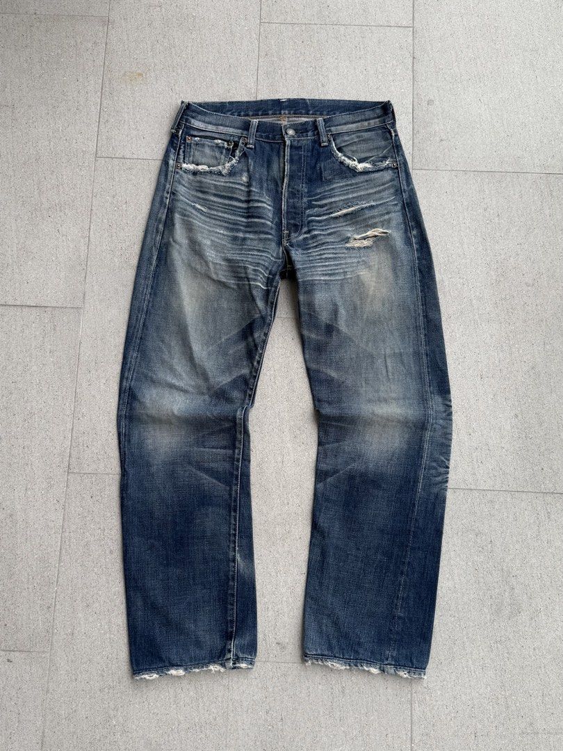 VINTAGE LEVIS 501 BIG E SELVEDGE DATED 2005 (Category: Jeans) located in Rizal. Submitted by eterna.luxe (Listing ID 1450988612, Image 3). Description: VINTAGE LEVIS 501 BIG E SELVEDGE DATED 2005 Model Height 5’10 32-34x42 hem 8 Condition: 10/10 Color rate: 10/10 Swipe for more details….