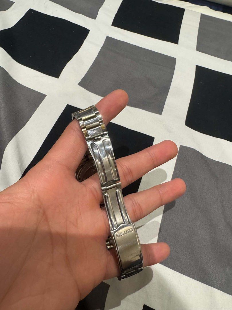 vintage Seiko 5 7s26 (Category: Men's Watches) located in Taytay. Submitted by beebopbelly (Listing ID 1451110614, Image 3). Description: 💌 kindly read all details before sending a dm price is firm! will ignore low ballers ◡̈ ☆ with signs of use ☆ day and date not working but clock still functional ☆ needs replacement battery loc: taytay, rizal mop: gcash or bank transfer mod: lalamove.
