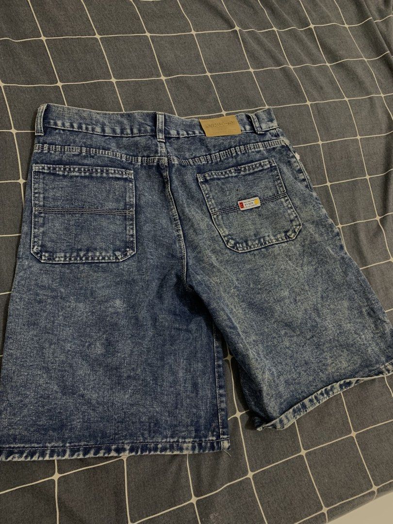 Vintage Wash Denim Shorts (Category: Shorts) located in Antipolo. Submitted by kenet13 (Listing ID 1451017566, Image 2). Description: DECLUTTERING ‼️ Naisukat lang. too big for me Size: 34 .