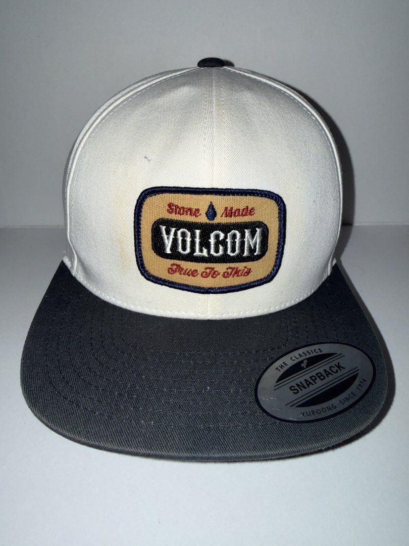 VOLCOM CAP (Category: Cap & Hats) located in Petaling Jaya. Submitted by ijam_bundle (Listing ID 1451037698, Image 1). Description: VOLCOM CAP TAG YUPONG SNAPBACK RM38 SIAP POS,SS + RM10.