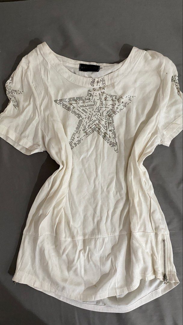 y2k white shirt star studs zippers (Category: Shirts) located in Manila. Submitted by bajisuke (Listing ID 1451064329, Image 1). Description: - Feel free to PM for queries/other details - Price is negotiable but no lowballing - No to rush shipping .