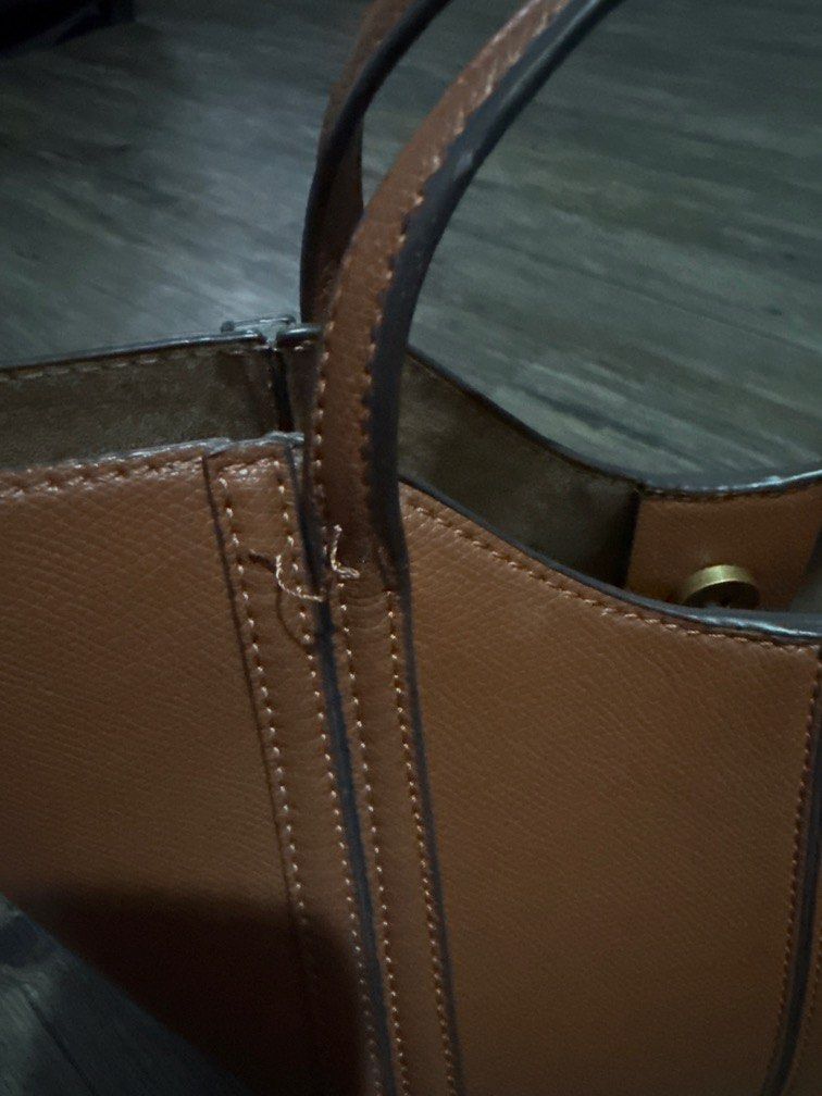 Zara Bag (Category: Shoulder Bags) located in Kuala Lumpur. Submitted by priloved_86 (Listing ID 1450959010, Image 2). Description: .