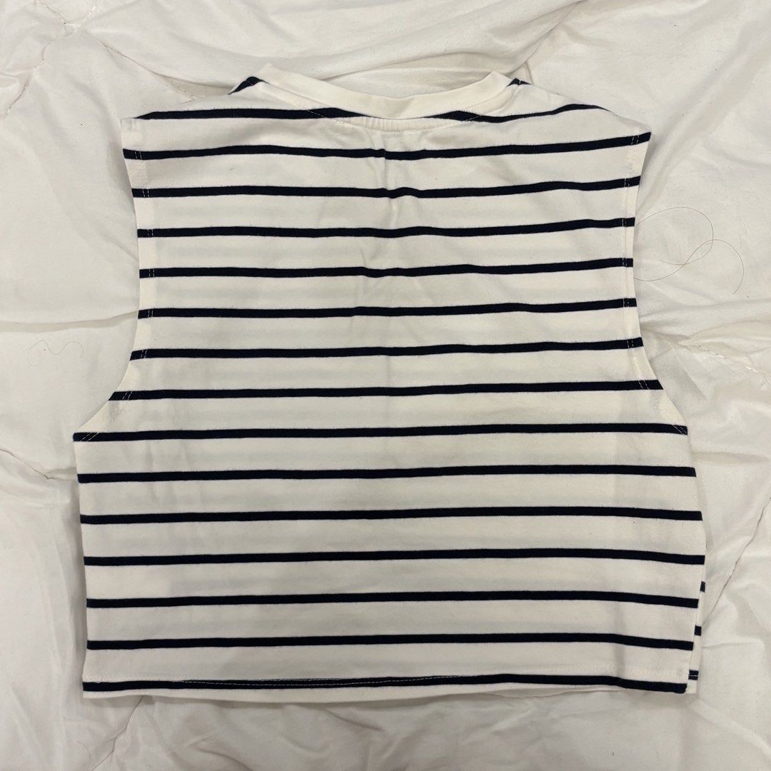 Zara Cropped Stripes Sleeveless Top M (Category: Sleeveless) located in Paranaque City. Submitted by ayeeshieee (Listing ID 1451041418, Image 3). Description: rfs: decluttering lightly used has a bit of stain on the collar sf will be shouldered by the buyer .