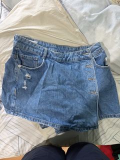 (Category: ) located in . Submitted by applealoeism (Listing ID 1451025329, Image 1). Description: .