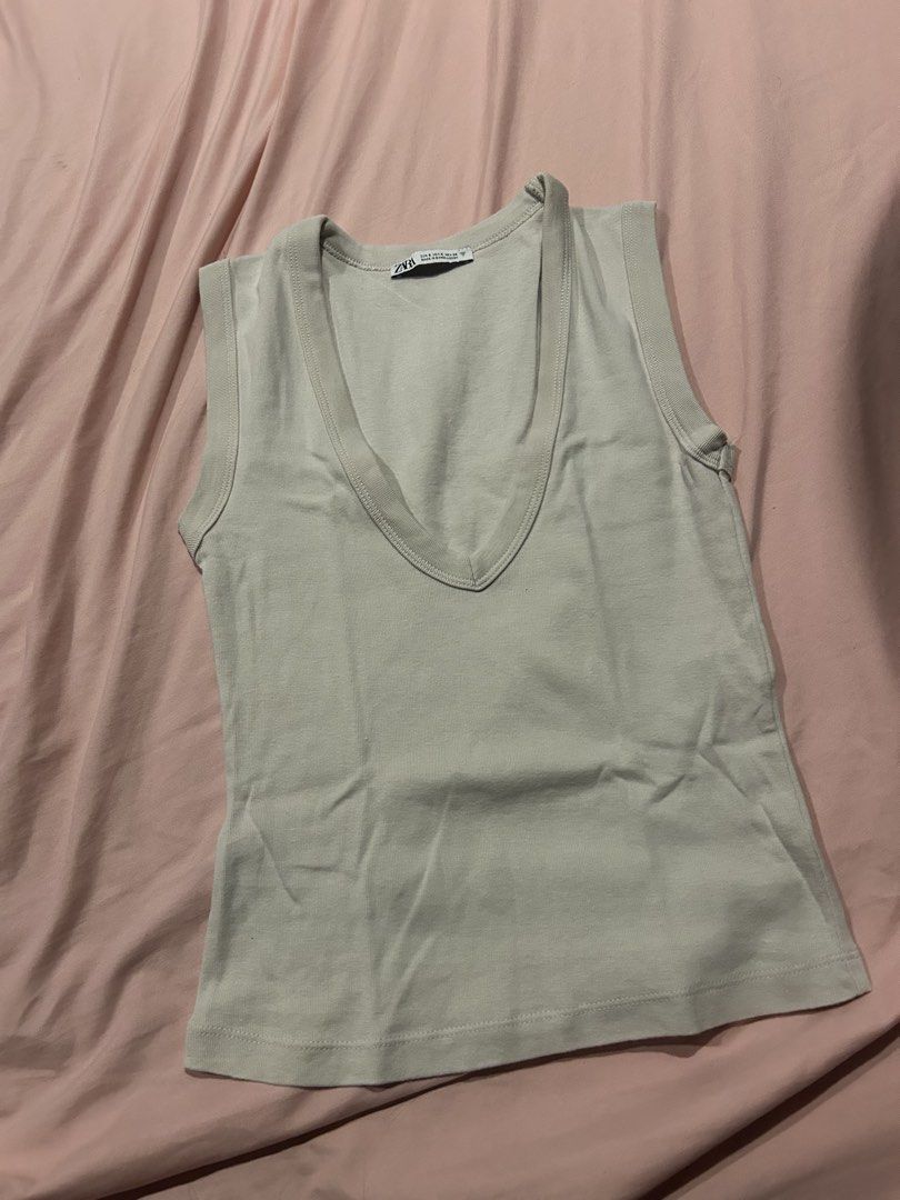Zara V-Neck Ecru Cotton Top (Category: Others Tops) located in Las Pinas. Submitted by skyeeyks (Listing ID 1445157523, Image 2). Description: Size S Used 1 or 2x.