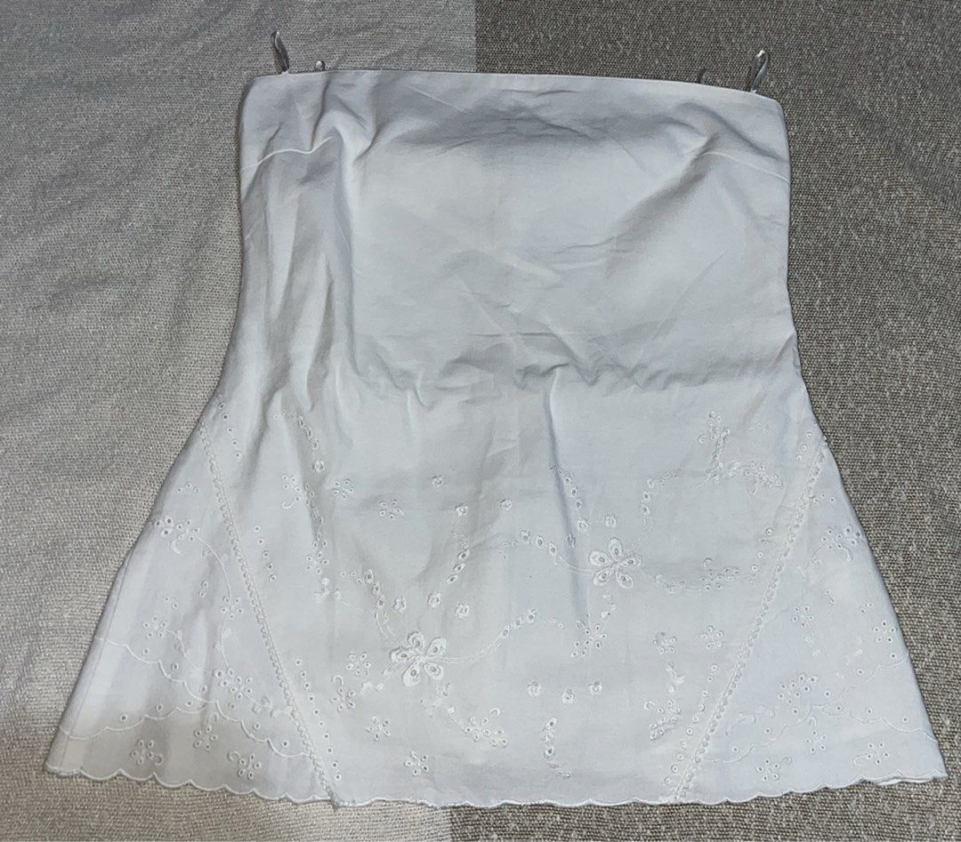 Zara white eyelet tube top (Category: Others Tops) located in Santiago. Submitted by sonielyn (Listing ID 1451048644, Image 1). Description: size medium (true to size) no haggling brand new with tag rfs: decluterring.